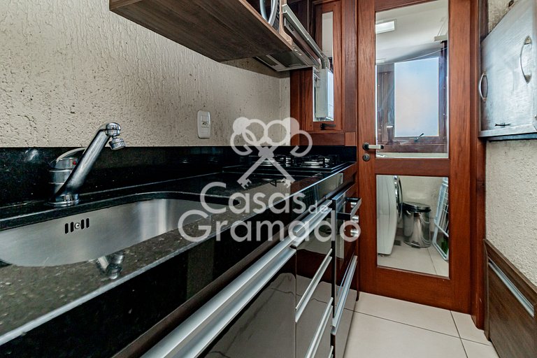 Luxuosa Cobertura Duplex em Condomínio Central