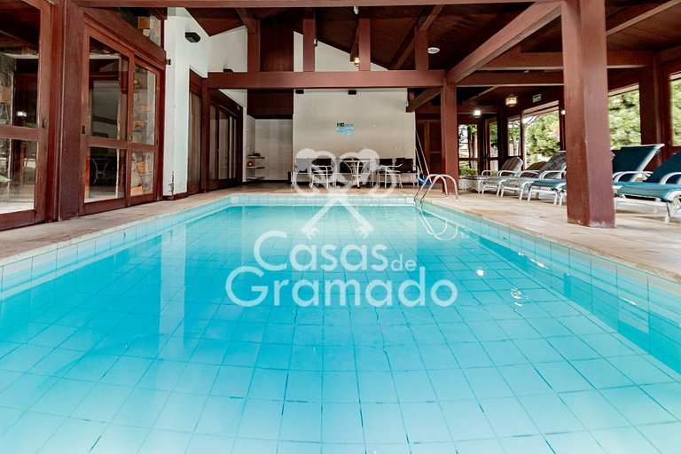 Luxuosa Cobertura Duplex em Condomínio Central