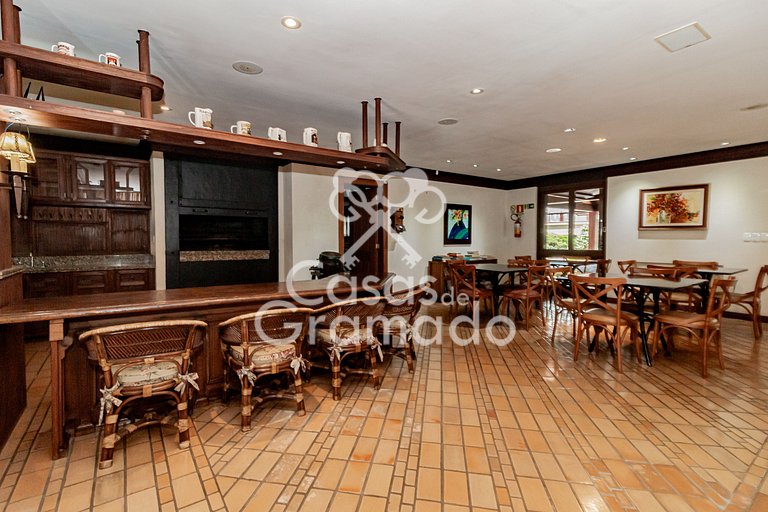 Luxuosa Cobertura Duplex em Condomínio Central