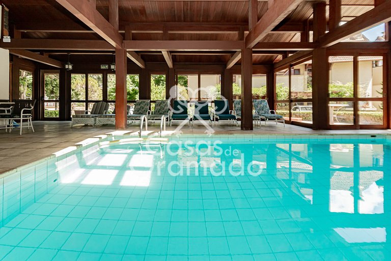 Luxuosa Cobertura Duplex em Condomínio Central