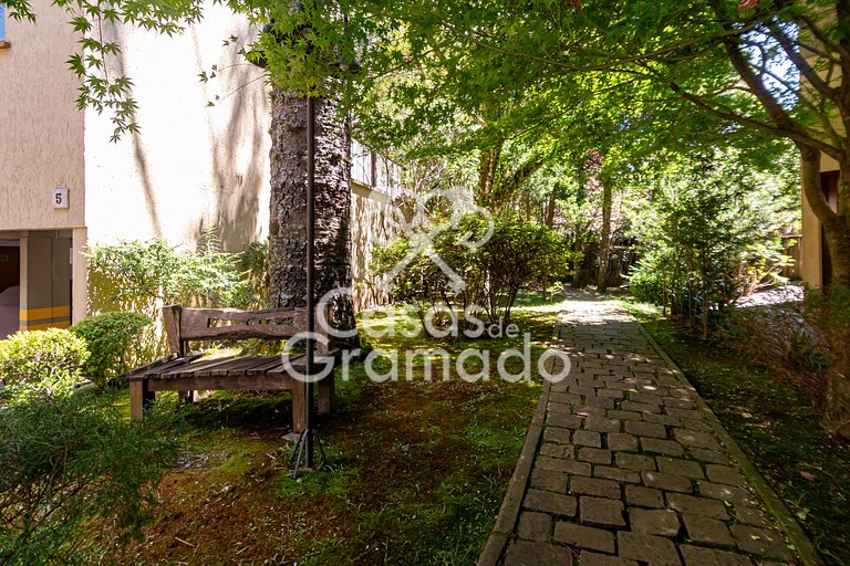 Luxuosa Cobertura Duplex em Condomínio Central