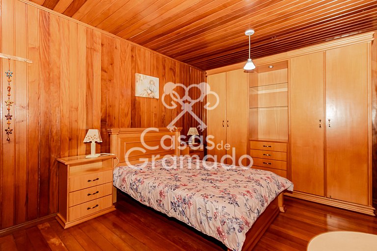 Espetacular Chalé 4 Quartos em Condomínio