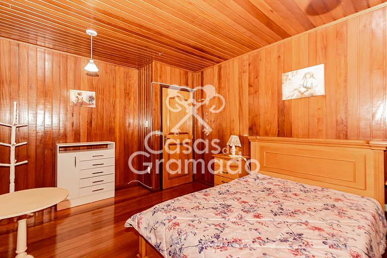 Espetacular Chalé 4 Quartos em Condomínio