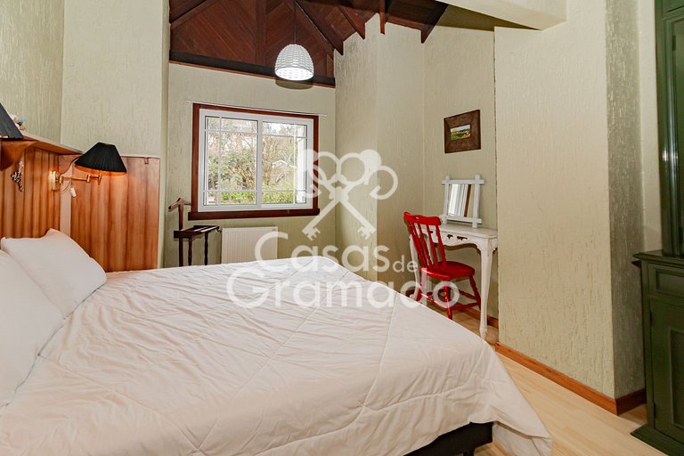 Casa à venda no Residencial Edimburgo | Charme germânico em