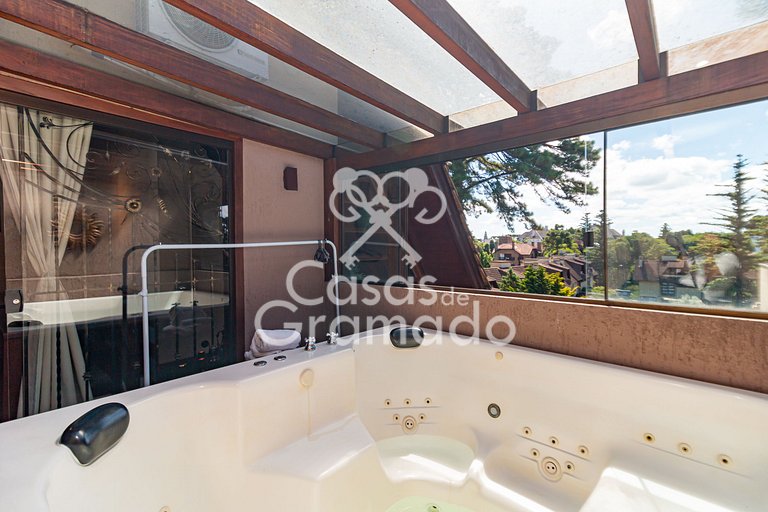 Linda Cobertura Duplex em Condomínio Central