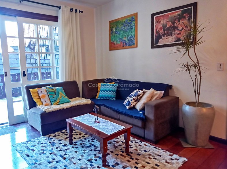 Belissimo apartamento no centro de Gramado